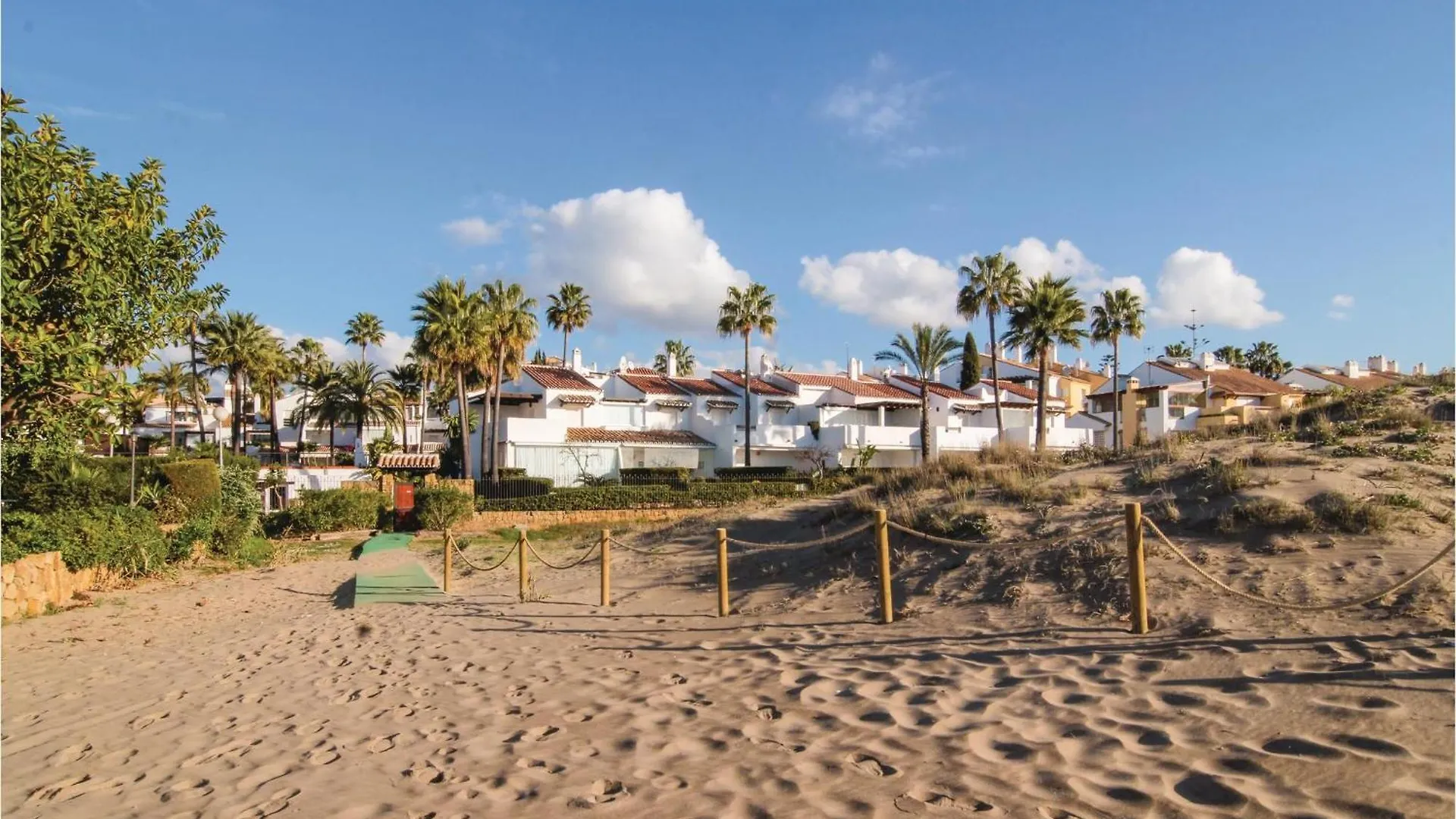Lovely Apartment In Marbella With Wifi